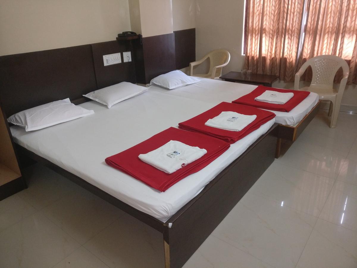 Subhadra Comforts Hotel ชิโมกา ภายนอก รูปภาพ