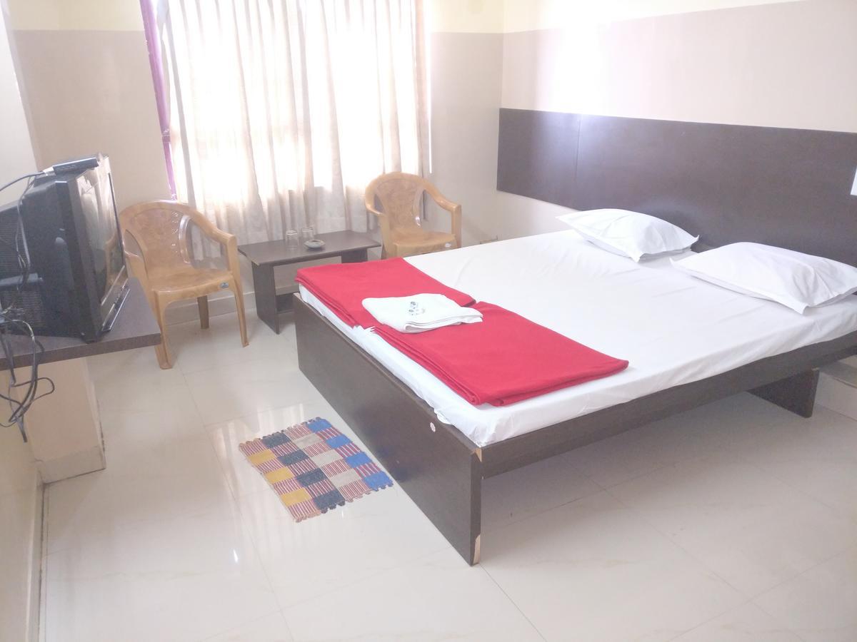 Subhadra Comforts Hotel ชิโมกา ภายนอก รูปภาพ